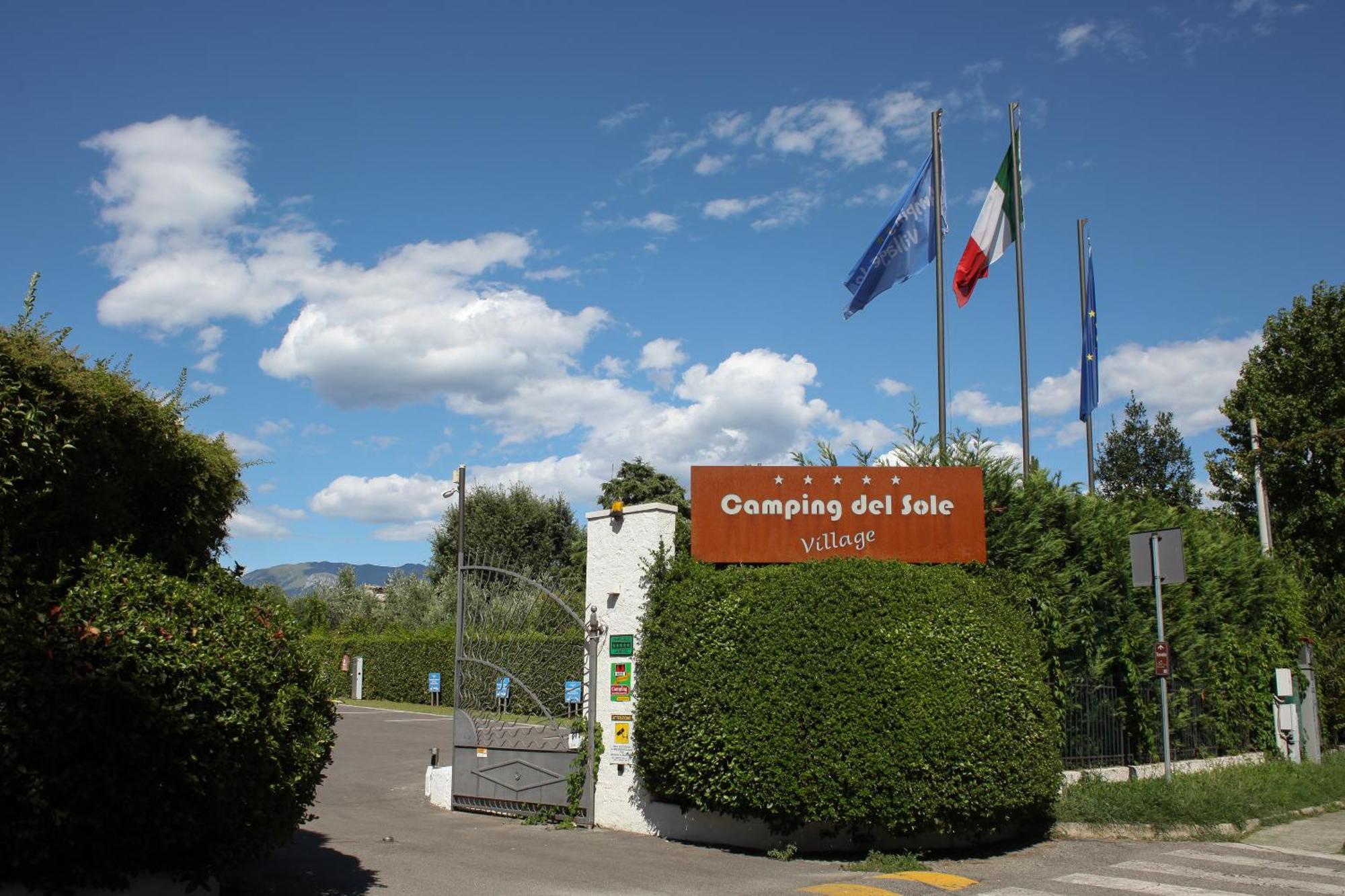 Estivo Premium Deluxe Mobile Homes On Camping Del Sole Village Iseo Exterior photo